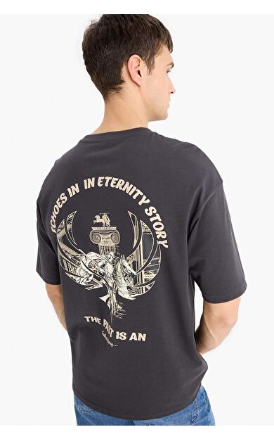 DeFacto Boxy Fit Bisiklet Yaka Sırt Baskılı Kısa Kollu Tişört F1092AX25AUAR138