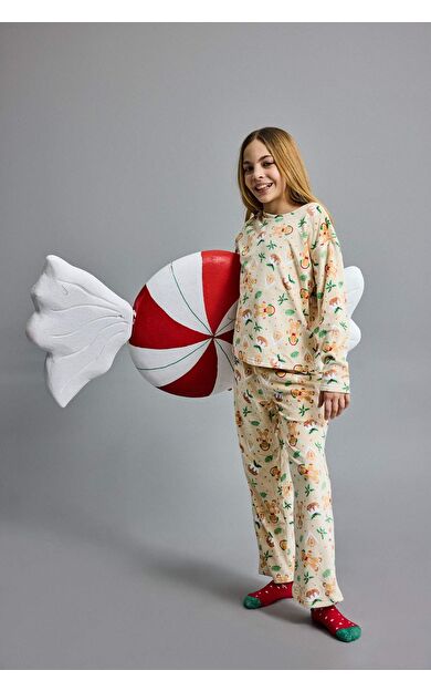Kız Çocuk Regular Fit Desenli Kadife 2'li Pijama Takımı