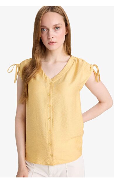 DeFacto V Yaka Kısa Kollu Gömlek