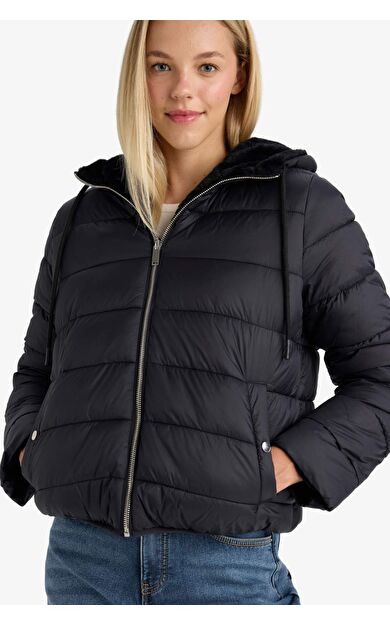 Su Geçirmez Regular Fit Kapüşonlu Suni Kürk Astarlı Mont