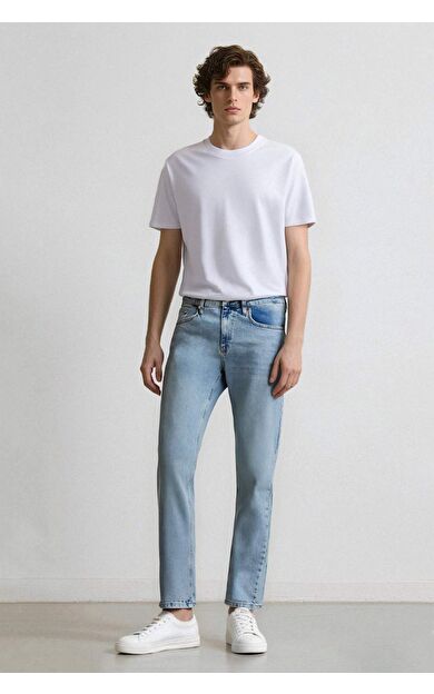 DeFacto Slim Tapered Fit Dar Kalıp Normal Bel Daralan Paça Jean Pantolon F2324AX25SPNM39