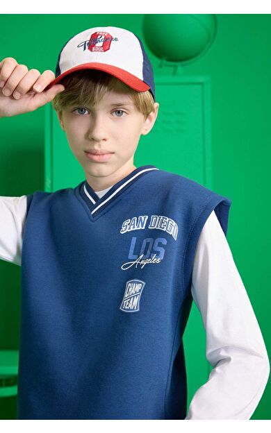 DeFacto Erkek Çocuk V Yaka Baskılı Okul Süveteri