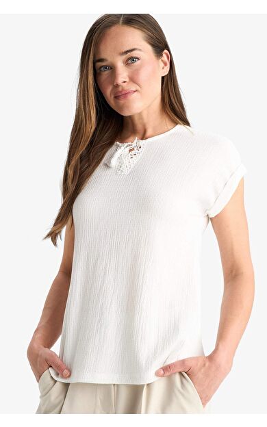 DeFacto Bağcıklı Yaka Bürümcük Kısa Kollu Tişört F2767AX25SMER105