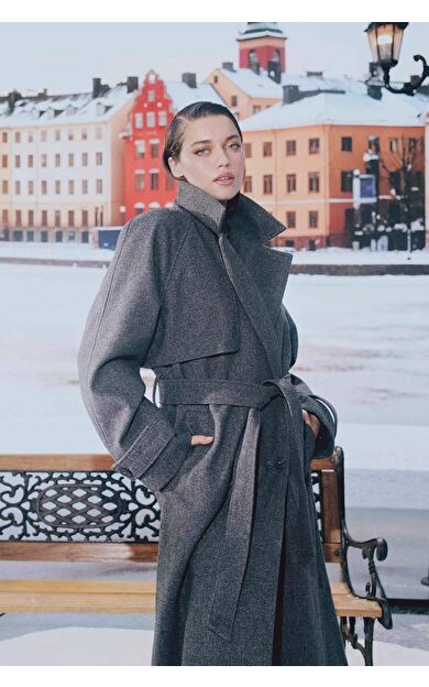 Afra x DeFacto Kuşaklı Cepli Uzun Kaşe Kaban