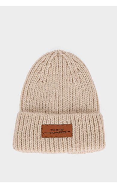 Kadın Dokuma Etiketli Bere