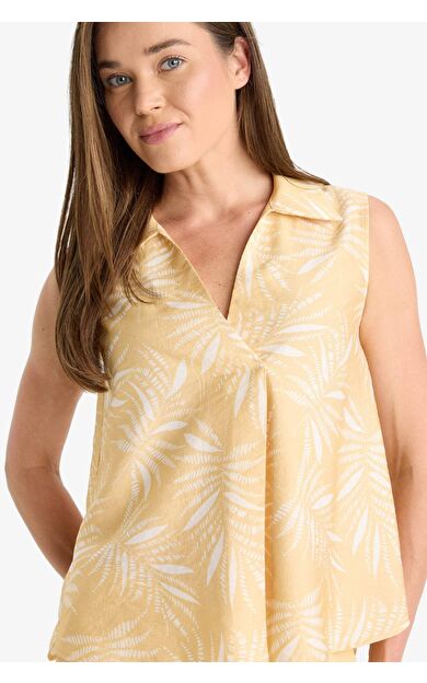 Kaçık Yaka Desenli Kısa Kollu Bluz