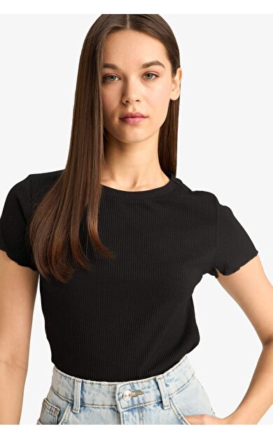 DeFacto Fitted Bisiklet Yaka Kısa Kollu Tişört F3486AXNSBK81