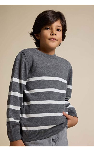 DeFacto Erkek Çocuk Bisiklet Yaka Çizgili Triko Kazak F3740A825WNGR228