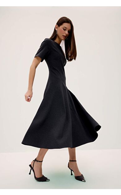 Bisiklet Yaka Basic Düz Kısa Kollu Midi Elbise