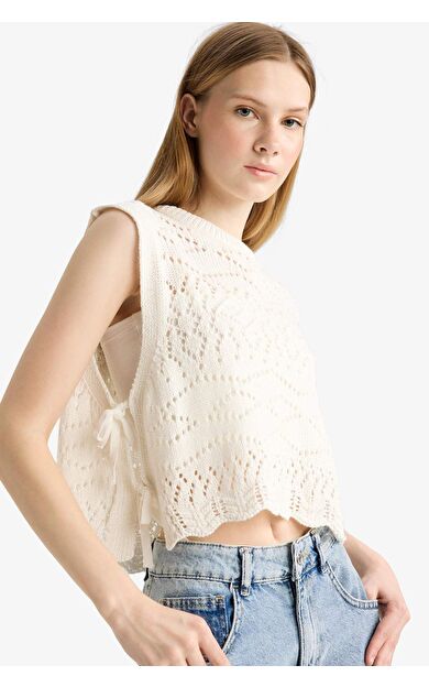 DeFacto Coool Slim Fit Dar Kesim Bisiklet Yaka Yelek