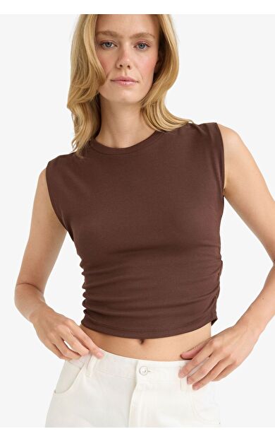 DeFacto Slim Fit Dar Kesim Bisiklet Yaka Ribana Kolsuz Bluz
