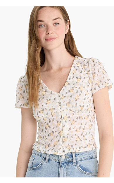 Fitted V Yaka Çiçekli Dokulu Kısa Kollu Bluz