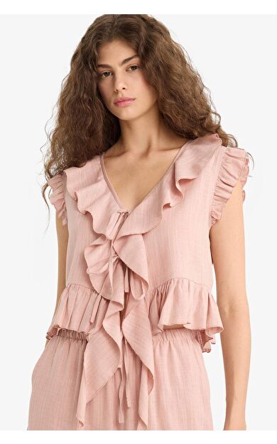 Regular Fit Dokulu Fırfırlı Kolsuz Bluz