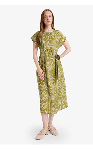 A Kesim Yuvarlak Yaka Kısa Kollu Elbise