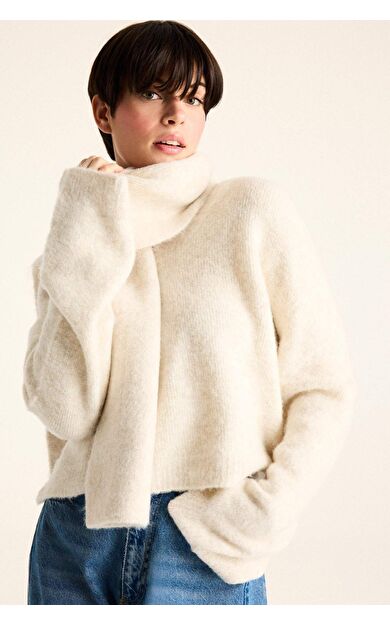 Regular Fit V Yaka Kazak