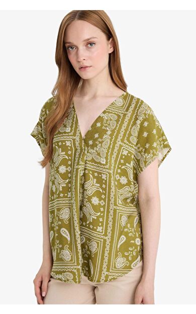V Yaka Desenli Kısa Kollu Bluz