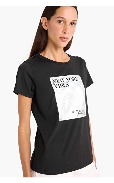 DeFacto Regular Fit Bisiklet Yaka Baskılı Kısa Kollu Tişört F5097AX25SMBK81