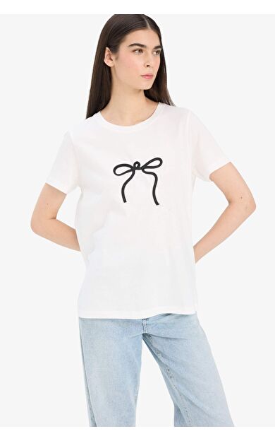 DeFacto Regular Fit Bisiklet Yaka Aplike Baskılı Penye Kısa Kollu Tişört