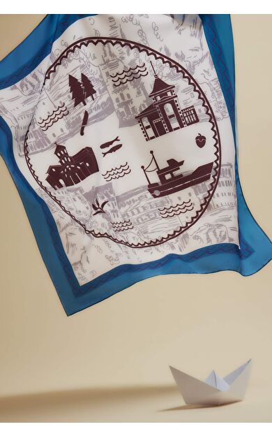 Kadın Trabzon Temalı Fular