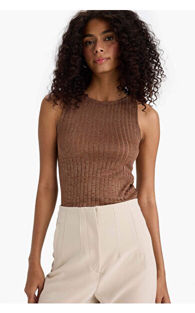 DeFacto Slim Fit Dar Kesim Bisiklet Yaka Simli Kumaş Atlet