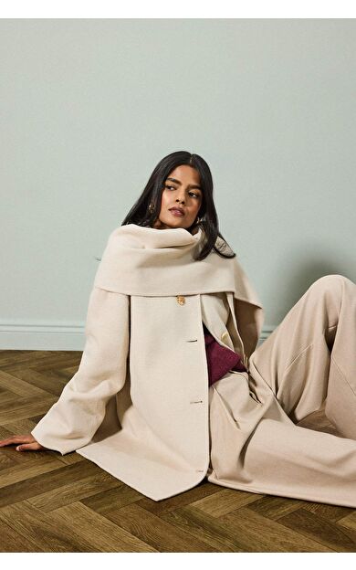 Relax Fit Düğmeli Kaşe Kaban