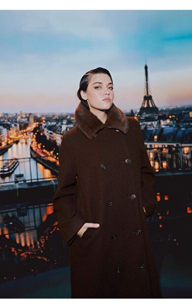 Afra x DeFacto Çıkarılabilir Suni Kürk Yaka Regular Fit Düğmeli Cepli Uzun Kaşe Kaban