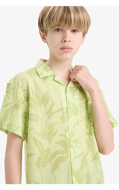 DeFacto Erkek Çocuk Oversize Geniş Kalıp Polo Yaka Floral Viskon Kısa Kollu Gömlek F5673A825HSGN404