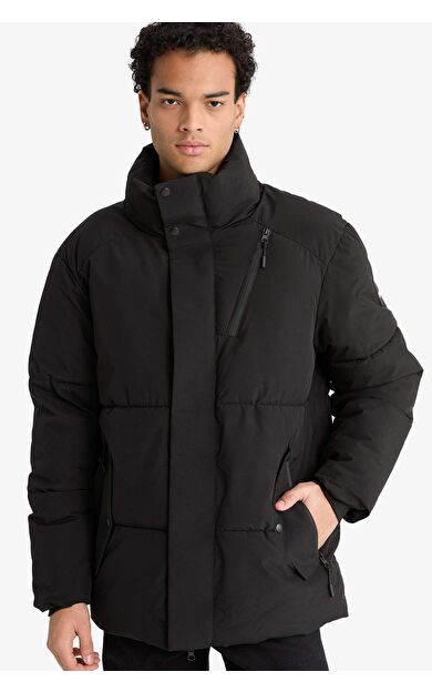 Su İtici Regular Fit Dik Yaka İç Cepli Fermuarlı Cepli Mont