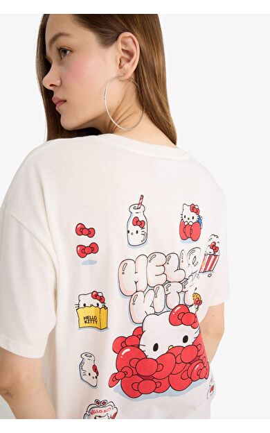 DeFacto Coool Hello Kitty Oversize Geniş Kalıp Bisiklet Yaka Sırt Baskılı Kısa Kollu Tişört