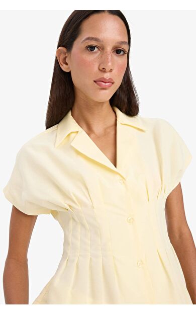 DeFacto Fitted Gömlek Yaka Poplin Kısa Kollu Gömlek F5891AX25SMYL149