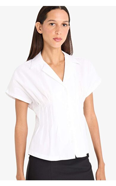 DeFacto Fitted Gömlek Yaka Poplin Kısa Kollu Gömlek F5892AX25SMWT83