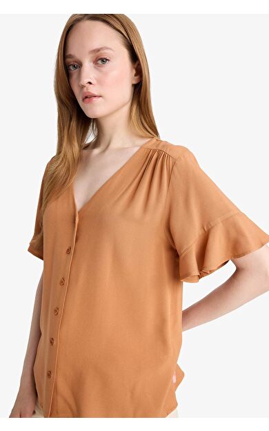 DeFacto Regular Fit V Yaka Kısa Kollu Gömlek F6086AX25SMBN101