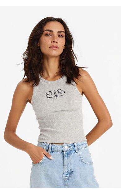 DeFacto Slim Fit Dar Kesim Slogan Baskılı Halter Yaka Fitilli Kaşkorse Atlet