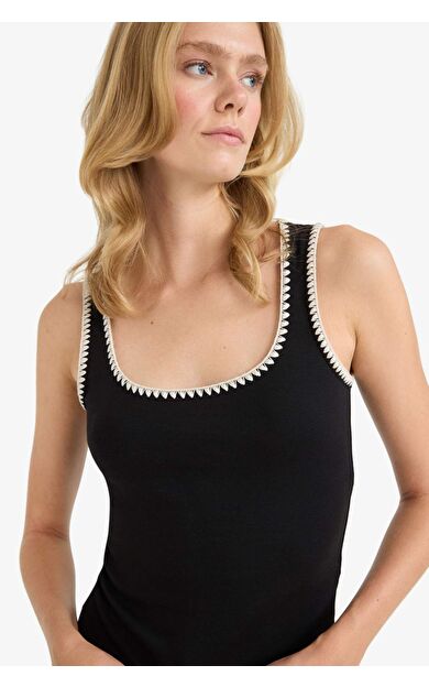 Slim Fit Dar Kesim Yuvarlak Yaka Ribana Atlet