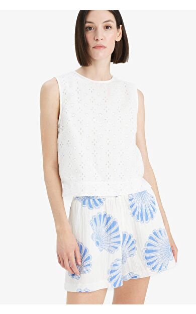 Regular Fit Bisiklet Yaka Brode Kolsuz Bluz