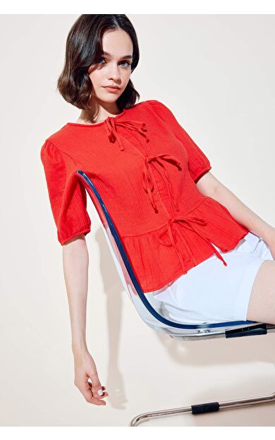 Regular Fit Bisiklet Yaka Dokulu Kısa Kollu Bluz