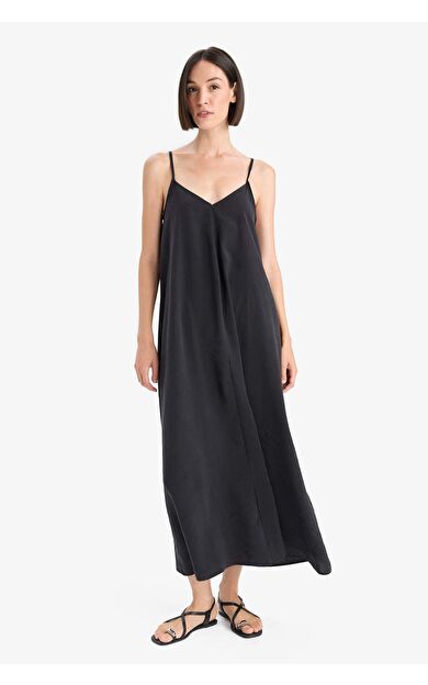 V Yaka Modal Askılı Midi Elbise