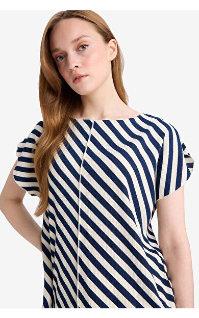 DeFacto Regular Fit Kayık Yaka Bürümcük Çizgili Kısa Kollu Tişört