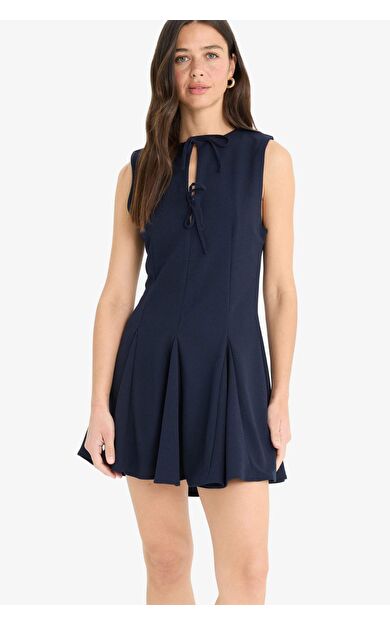 DeFacto Bisiklet Yaka Krep Kolsuz Mini Elbise