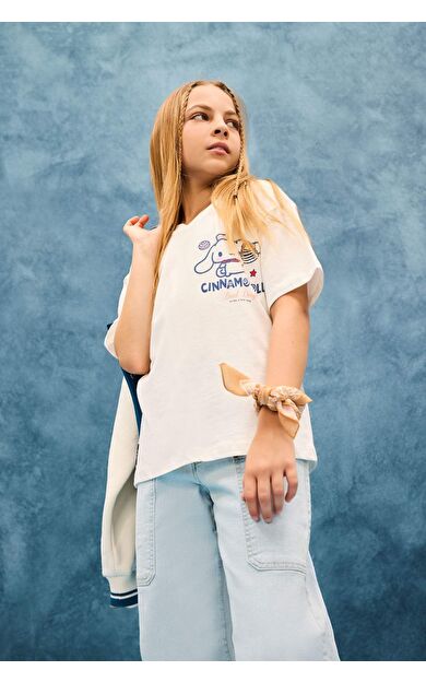 DeFacto Kız Çocuk Hello Kitty Oversize Geniş Kalıp V Yaka Sırt Baskılı Kısa Kollu Tişört