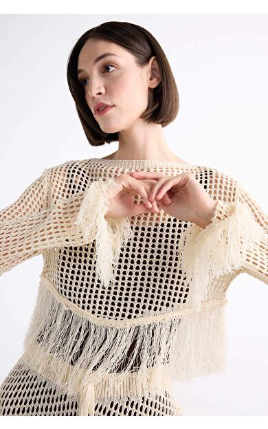 DeFacto Kayık Yaka Püskül Detaylı Uzun Kollu Kroşe Plaj Üstü