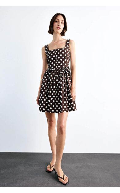 Kare Yaka Desenli Kolsuz Midi Elbise