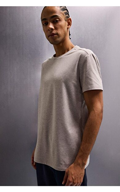 DeFacto Standart Fıt Bisiklet Yaka Sporcu Kısa Kollu Tişört