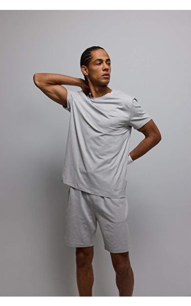 Standart Fıt Bisiklet Yaka Sporcu Kısa Kollu Tişört