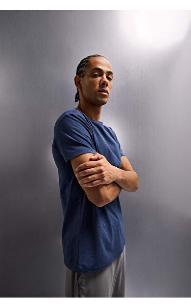 DeFacto Standart Fıt Bisiklet Yaka Sporcu Kısa Kollu Tişört