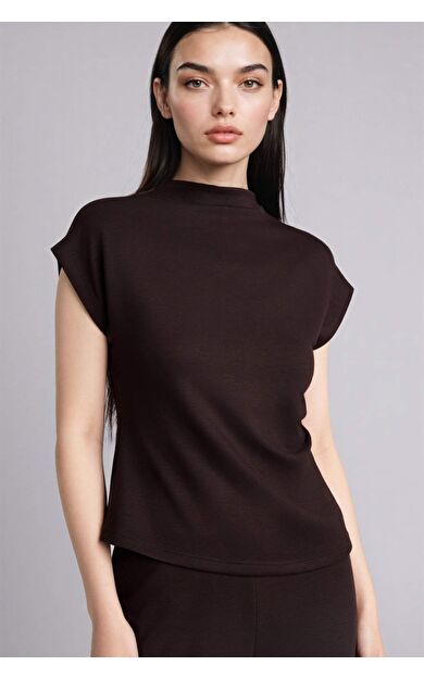 Slım Fıt Yarım Balıkçı Yaka Kısa Kollu Tişört