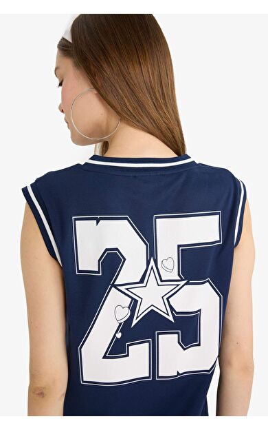 DeFacto Coool Oversize Geniş Kalıp Sırt Baskılı V Yaka Forma Kumaşı Atlet