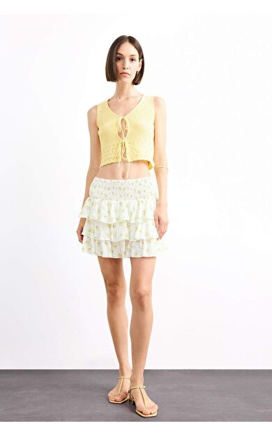 Beli Lastikli Çiçek Desenli Volanlı Mini Etek