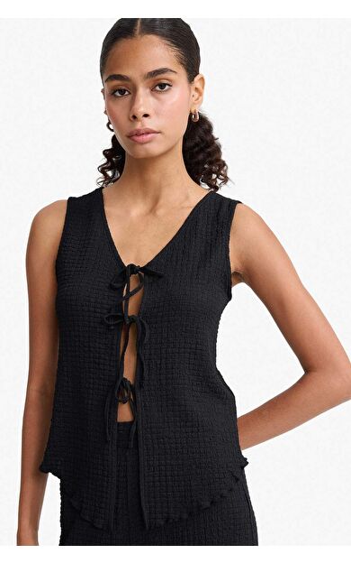 DeFacto Slim Fit Dar Kesim V Yaka Bürümcük Atlet F7992AX25AUBK81