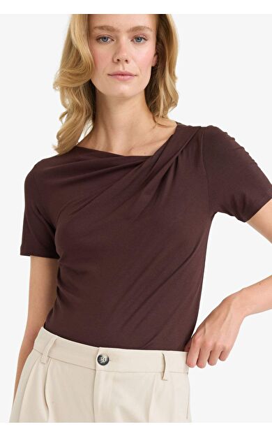 DeFacto Slim Fit Dar Kesim Kayık Yaka Kısa Kollu Tişört F8008AX25AUBN340